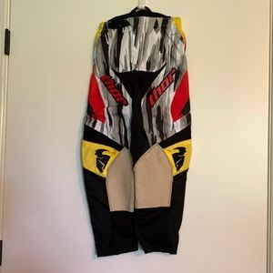 Thor racing youth pants. Size 24.
